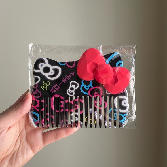 🆕NWT Hello Kitty x Sephora Tokyo Pop Wide Tooth Comb, Red/Black - Picture 3 of 4